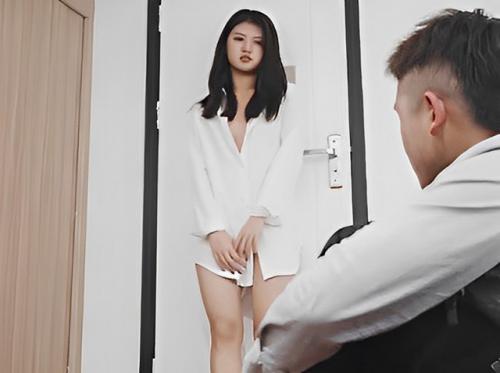 Em người mẫu ảnh nude và tên chụp hình biến thái